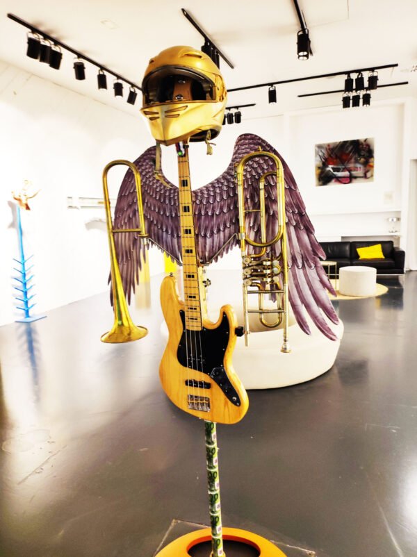 Escultura Ángel del Rock de JSUS ART DELUXE, arte objeto 1/1 en metal intervenido con diseño ecléctico
