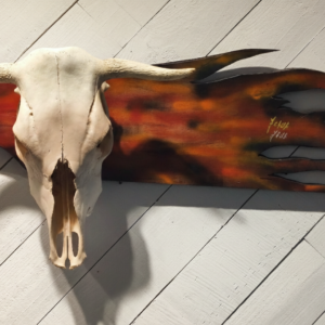 Toro-de-fuego-escultura-madera-y-hueso-JSUS-ART