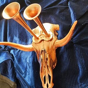 Fuerza Resonante: Increíble Escultura Única de JSUS ART DELUXE foto lado derecho