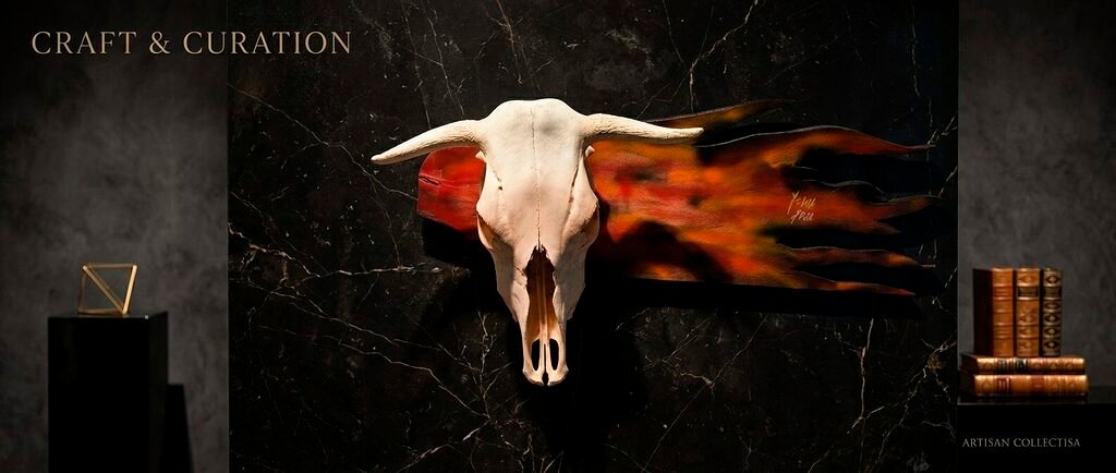 Toro de Fuego - Escultura única 1/1 en madera y hueso de JSUS ART DELUXE. Arte objeto contemporáneo con certificado de autenticidad.